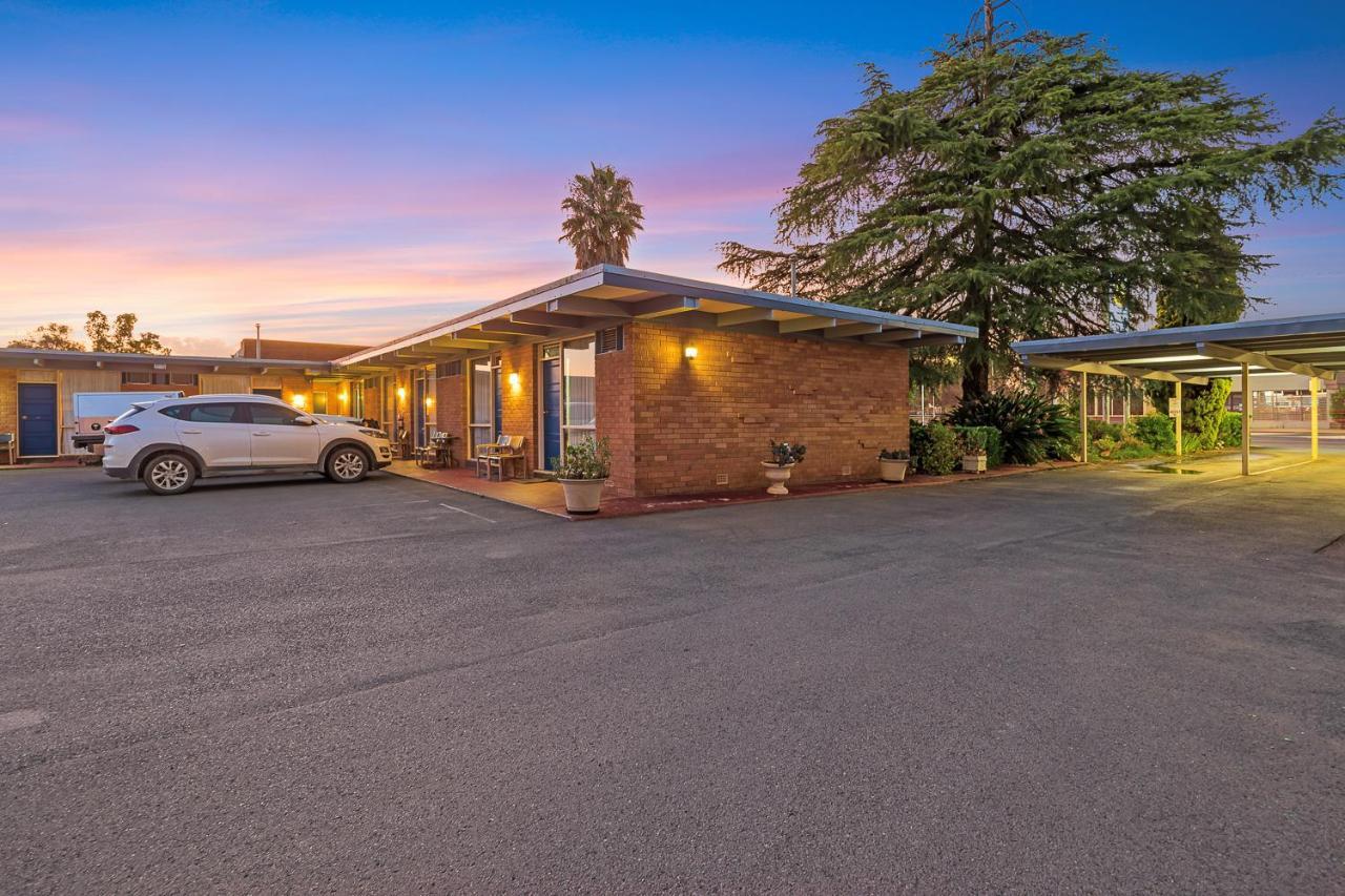 Plainsman Motel Forbes Εξωτερικό φωτογραφία