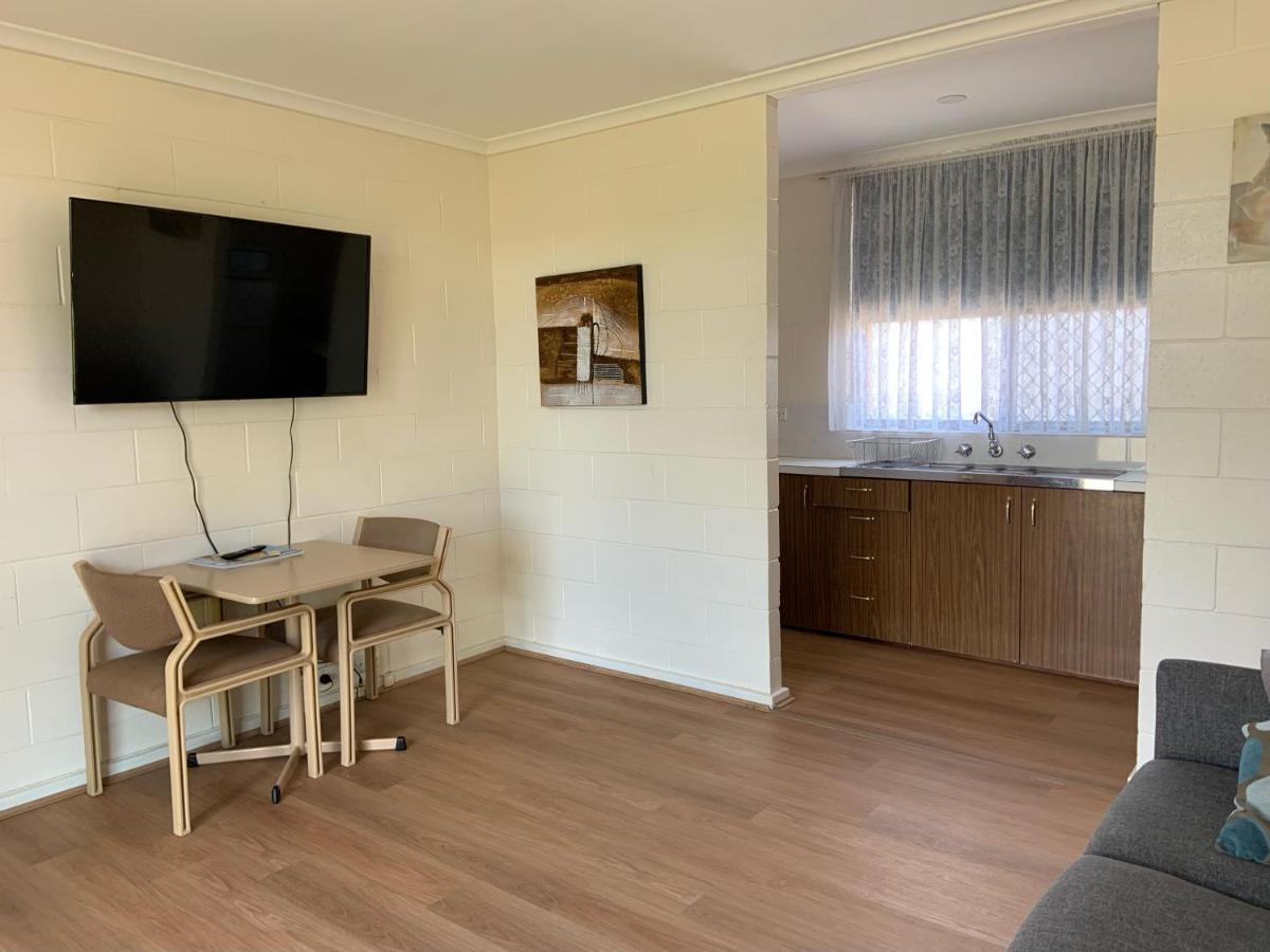 Plainsman Motel Forbes Εξωτερικό φωτογραφία